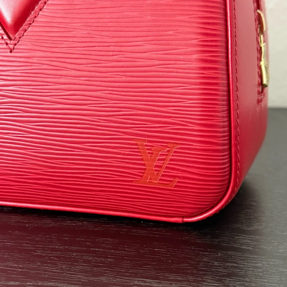 Louis Vuitton Vintage Epi Leather Jasmine - Picture 6 of 10